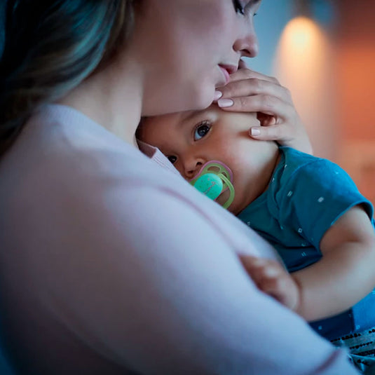 Chupas Ultra Air x2 Nighttime Dream Mariposa, libre de BPA, para niña 0 a 6 meses - Philips Avent