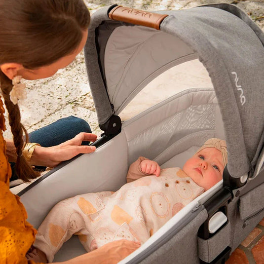 Coche paseador MIXX™ next con moisés adaptable para bebé, cinturón de seguridad con hebilla magnética, múltiples posiciones de reclinado, fácil de plegar, manillar ajustable en altura de piel ecológica - Nuna