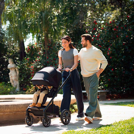 Coche paseador MIXX™ next con plegado compacto, cinturón de seguridad con hebilla magnética, múltiples posiciones de reclinado, fácil de plegar, manillar ajustable en altura de piel ecológica - Nuna