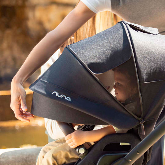 Coche paseador MIXX™ next con plegado compacto, cinturón de seguridad con hebilla magnética, múltiples posiciones de reclinado, fácil de plegar, manillar ajustable en altura de piel ecológica - Nuna