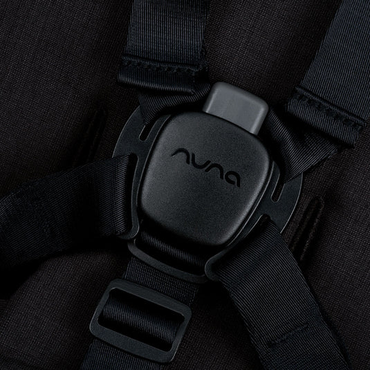 Coche estilo paseador TRIV™ next para bebé, con espaldar ajustable, arnés de seguridad de 5 puntos, barra de empuje ajustable y detalles en cuero ecológico - Nuna