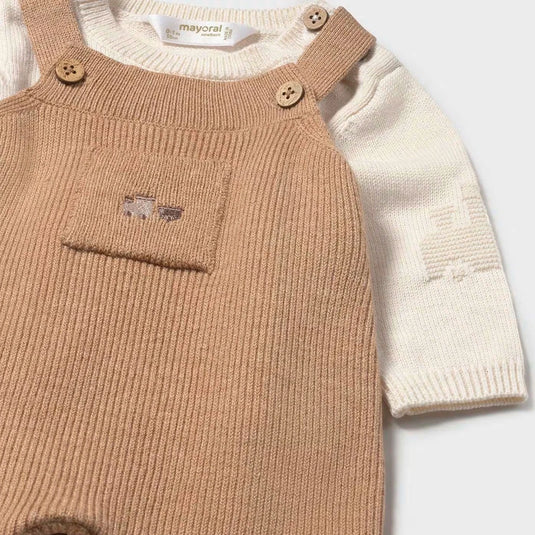 Conjunto 2pz diseño tejido con overall para bebé, manga larga, cuello redondo, cierre con botones en el cuello para facilitar el ajuste, cálido tejido elegante y sofisticado, diseño con tirantes, bolsillo funcional en la parte delantera - Mayoral