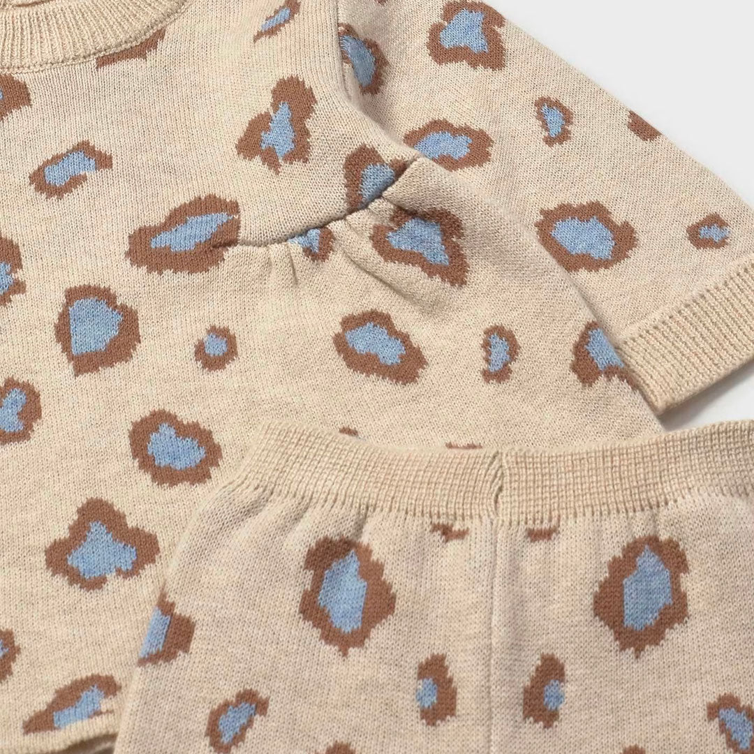Conjunto pantalón y vestido estampado manchas leopardo, set tejido para recién nacida, cierre con botones en la espalda para facilitar la puesta de la prenda, tejido de punto tricotosa de tacto suave y agradable, cinturilla elástica - Mayoral