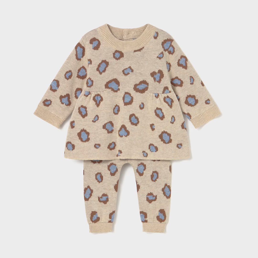 Conjunto pantalón y vestido estampado manchas leopardo, set tejido para recién nacida, cierre con botones en la espalda para facilitar la puesta de la prenda, tejido de punto tricotosa de tacto suave y agradable, cinturilla elástica - Mayoral