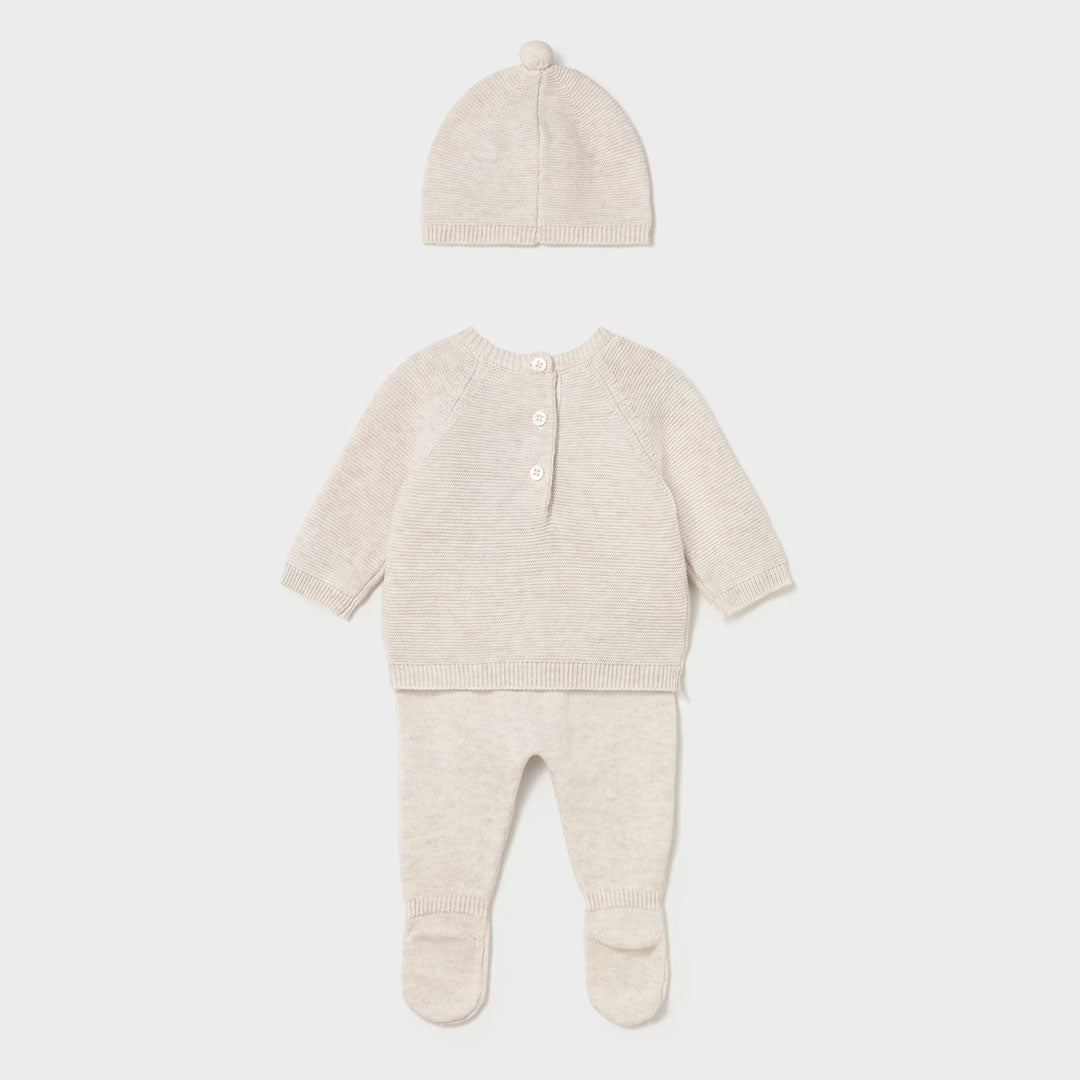 Conjunto tejido con gorro para recién nacido, buzo de manga larga, cierre con botones en la espalda para facilitar la puesta de la prenda, pantalón con pies, cinturilla elástica, suave gorro - Mayoral
