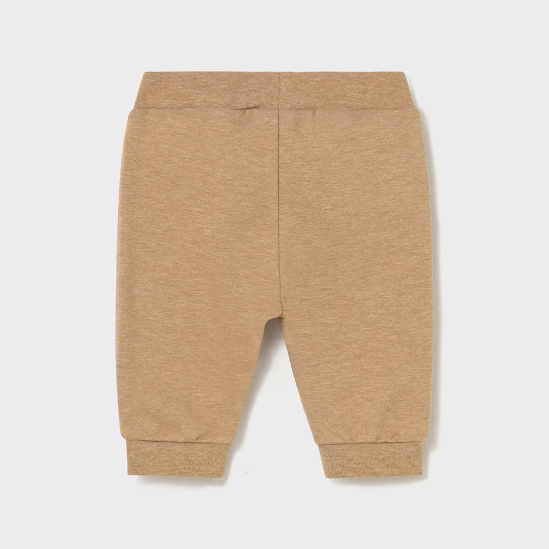 Conjunto 3pz color beige diseño bordado para recién nacido, set por una sudadera, un pantalón largo y camiseta a juego, cierre central delantero con cremallera, botón a presión en el cuello para facilitar la puesta - Mayoral