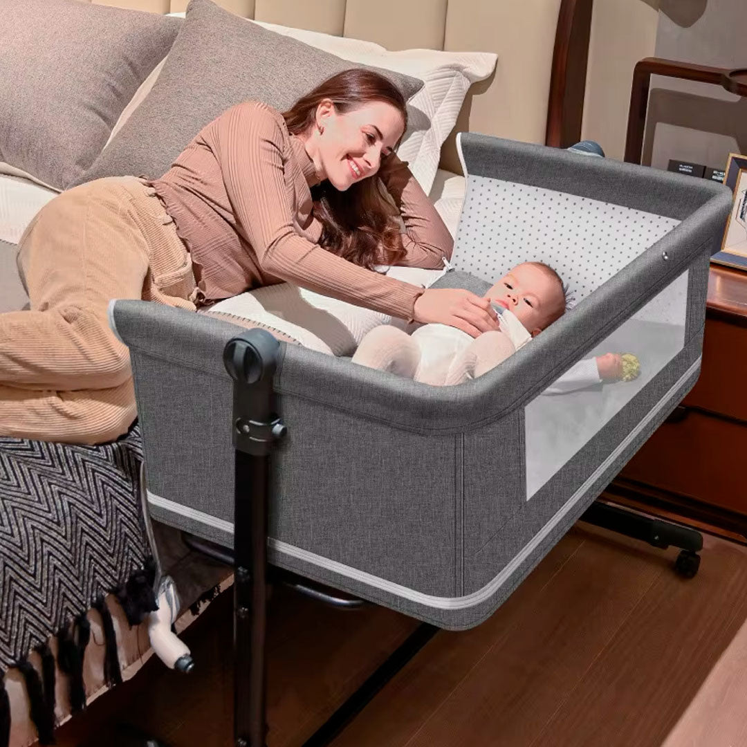 Cuna colecho de 2 niveles y altura ajustable, multifuncional como corral, con sistema plegable, capota con mosquitero, laterales en malla, ruedas para facilitar su movimiento