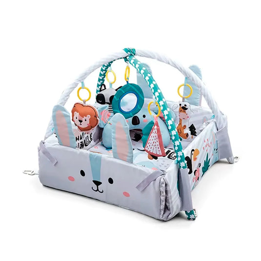 Gimnasio corral Conejito blanco con móviles colgantes, diseño con animalitos de colores, hecho en material resistente hipoalergénico, con pelotitas de colores, alfombra de juego para bebés