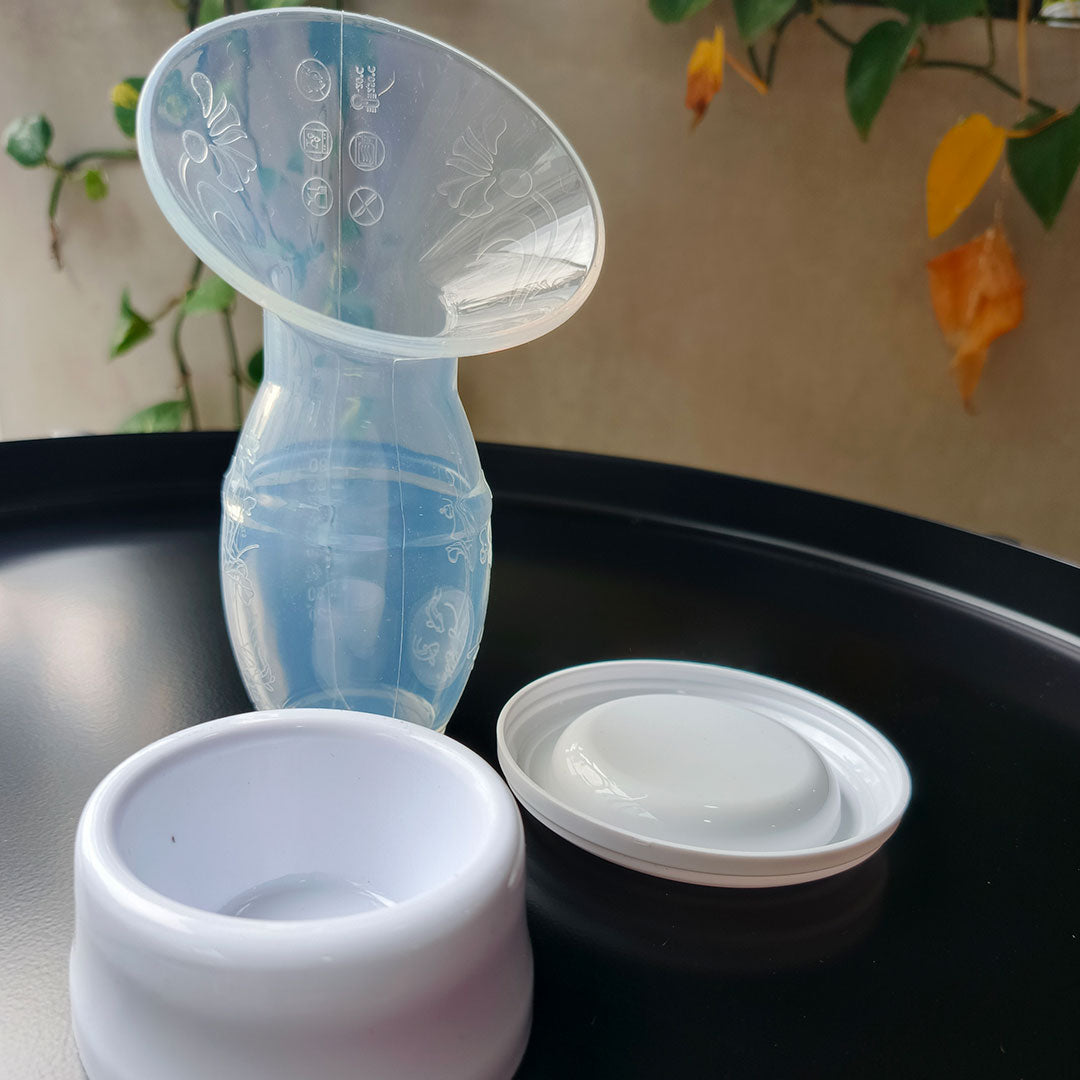 Hakka con tapa y soporte blanco, extractor manual tipo bomba de succión de leche, hecho 100% de silicona de grado alimenticio completamente libre de BPA