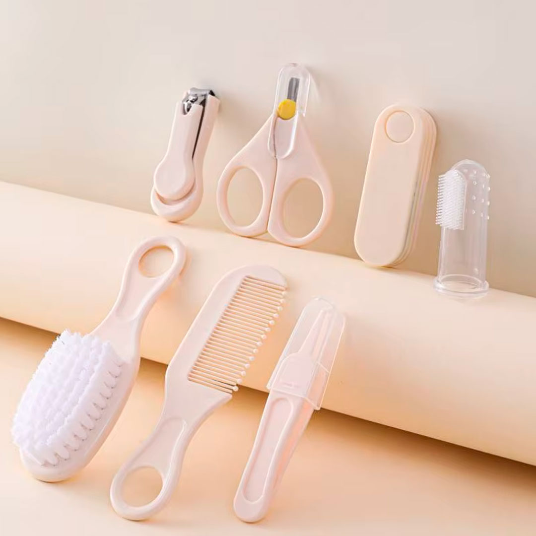 Kit de aseo 7pz color beige para bebé, artículos esenciales para el cuidado, de tamaño compacto ideal para llevarlo a todos lados