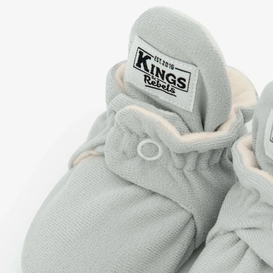 Zapatitos Gamuza Classic Gris Claro para bebé - Kings & Rebels