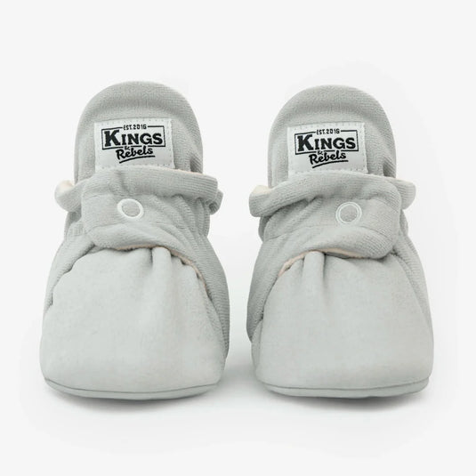Zapatitos Gamuza Gripper Gris Claro para bebé - Kings & Rebels
