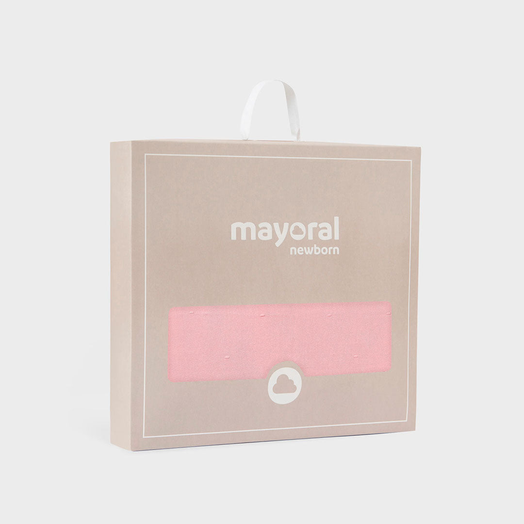 Manta tejida con diseño bordado 100% en algodón, diseño envolvente en punto suave que ofrece confort al bebé en sus momentos de descanso, material suave e hipoalergénico, delicado al contacto con la piel - Mayoral