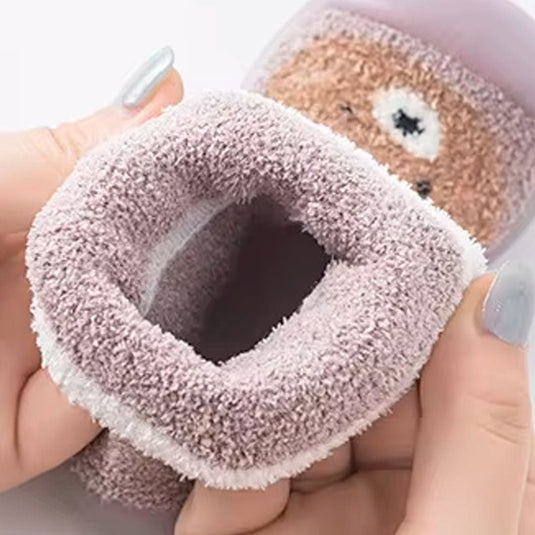 Medias tejidas de osito con suela antideslizante para bebé, zapatitos para primeros pasos, hechas en material cálido e hipoalergénico, con diseño elástico fácil de poner - Color & Life