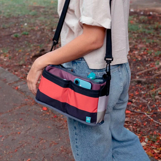 Minibolso organizador para coche hecho con lona reciclada - Anto