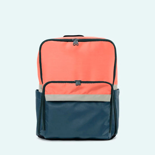 Pañalera morral multifuncional con diseños estampados, con múltiples compartimientos ideales para todo lo del bebé y espacios muy prácticos para los padres, hecha en 50% lona reciclada hecha en Colombia - ANTO