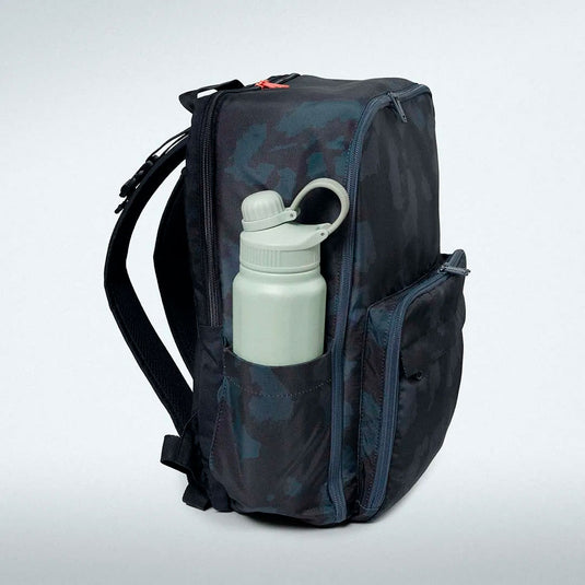 Pañalera morral multifuncional con diseños estampados, con múltiples compartimientos ideales para todo lo del bebé y espacios muy prácticos para los padres, hecha en 50% lona reciclada hecha en Colombia - ANTO