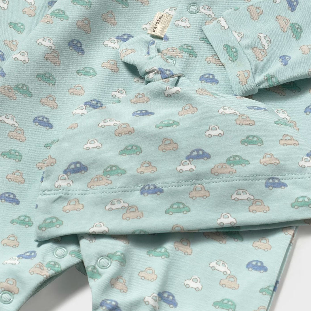 Pijama manga larga estampada con pies cerrados y gorrito, pijama estampada de carritos, gorro a juego, pies cocidos para mayor comodidad - Mayoral