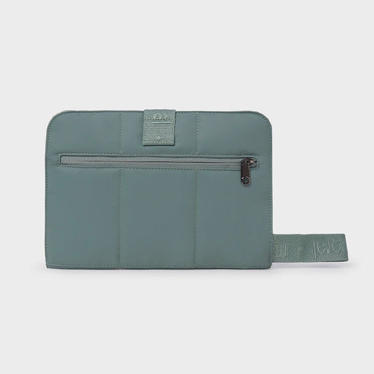 Set 2pz de portadocumentos y cambiador portátil para bebé, estiloso organizador con compartimentos interiores, cierre con velcro, exterior textil con efecto acolchado, cambiador portátil de bebé plegable y compacto - Mayoral