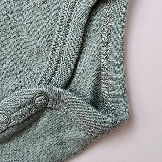 Set x3 mamelucos con diseños estampados, cómoda capa base ideal para combinar con pantalones, shorts o incluso debajo de la ropa, hechos en material hipoalergénico suave al contacto con la piel, ideales para el uso diario - RabbitBear