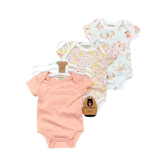 Set x3 mamelucos con diseños estampados, cómoda capa base ideal para combinar con pantalones, shorts o incluso debajo de la ropa, hechos en material hipoalergénico suave al contacto con la piel, ideales para el uso diario - RabbitBear