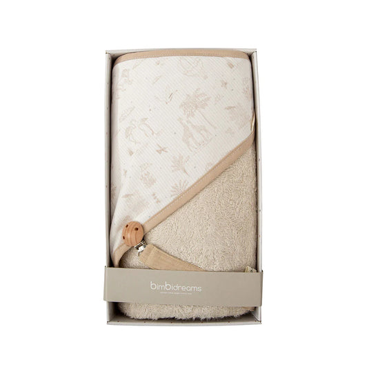 Set de regalo toalla capucha y sujetador, pertenece a la colección Class Dafne de la marca, toalla de gran capacidad de absorción, textura suave al tacto con la piel, sujetador de chupas funcional con clip de sujeción - Bimbidreams