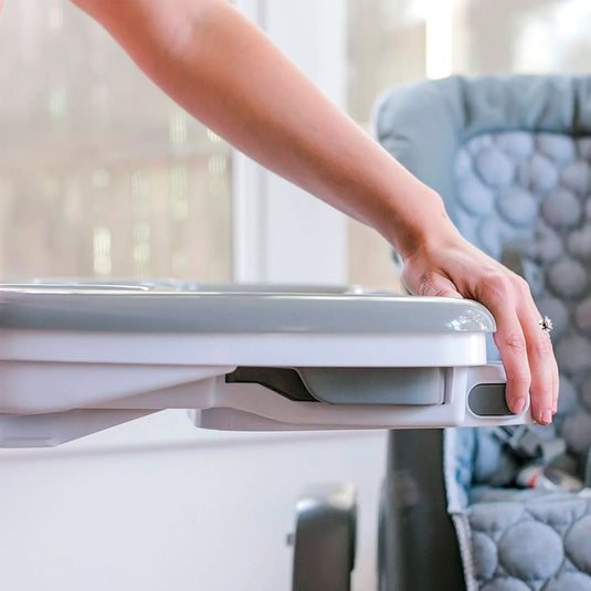 Silla comedor alta 4 en 1 SmartServe, con bandeja abatible, sistema de plegado, extensión de bandeja para almacenar cubiertos y niveles de altura ajustable - ingenuity