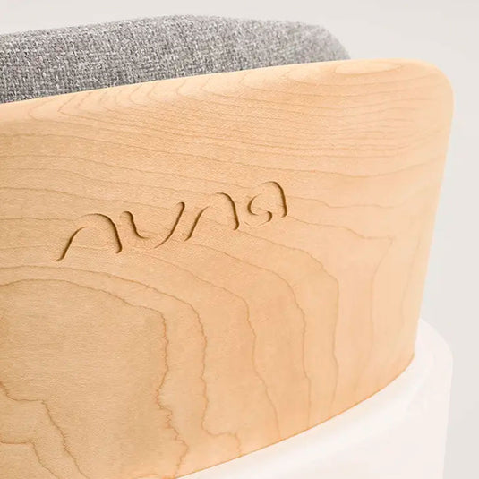 Silla comedor BRYN alta de lujo con diseño holandés, diseñada para usarse hasta aproximadamente los 6 años, con reposapiés ajustable y cinturón con tres puntos de ajustes, elaborada con madera de alta calidad - Nuna