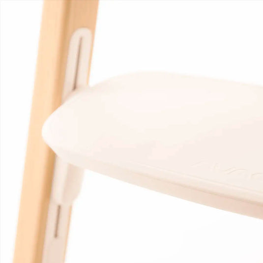 Silla comedor BRYN alta de lujo con diseño holandés, diseñada para usarse hasta aproximadamente los 6 años, con reposapiés ajustable y cinturón con tres puntos de ajustes, elaborada con madera de alta calidad - Nuna