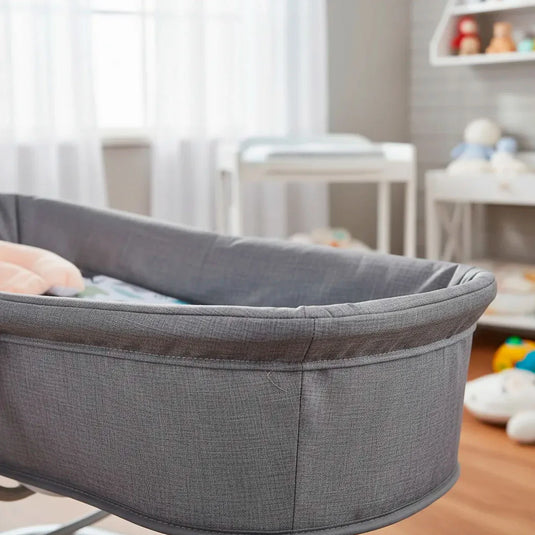 Silla mecedora eléctrica con melodías y mosquitero, con móviles colgantes, tejido de asiento cómodo, arnés de seguridad en 5 puntos, panel de control multifuncional - Hu-Baby