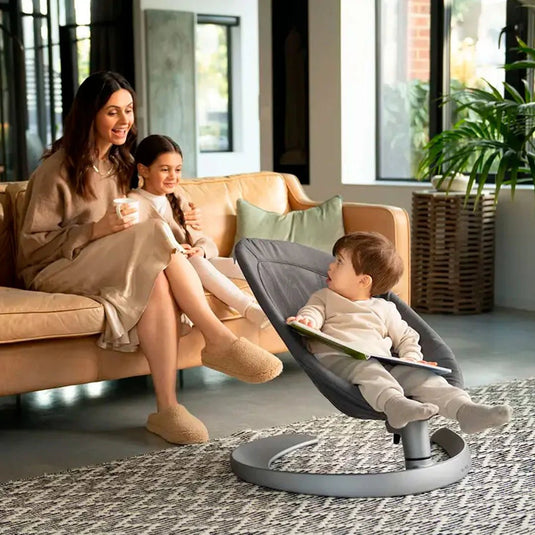 Silla mecedora con exclusivo balanceo sin motor LEAF™ GROW, tres posiciones de reclinado ergonómicas, elegante diseño holandés, acompaña el crecimiento de tu bebé, barra de juguetes extraíble, certificado OEKO-TEX® y GOTS - Nuna