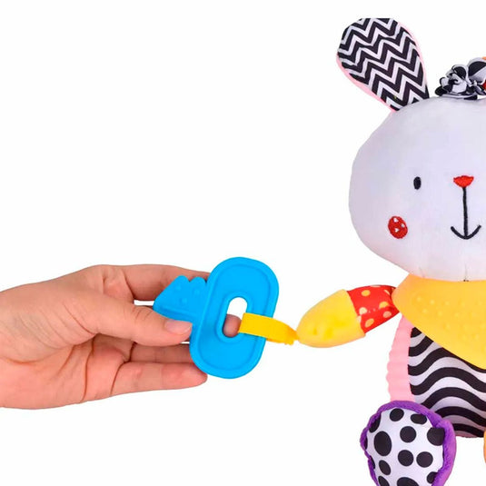 Sonajero peluche con bandana de rascaencias suave, móvil para colgar, hecho en material suave hipoalergénico, diseño y colores llamativos, con cascabel y mordedor