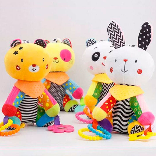 Sonajero peluche con bandana de rascaencias suave, móvil para colgar, hecho en material suave hipoalergénico, diseño y colores llamativos, con cascabel y mordedor