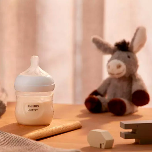 Tetero 4oz, válvula anticólicos, diseño antigoteo - Philips Avent Natural Response