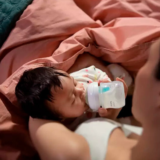 Tetero 4oz AirFree con válvula anticólicos, tetina suave y antigoteo - Philips Avent Natural Response