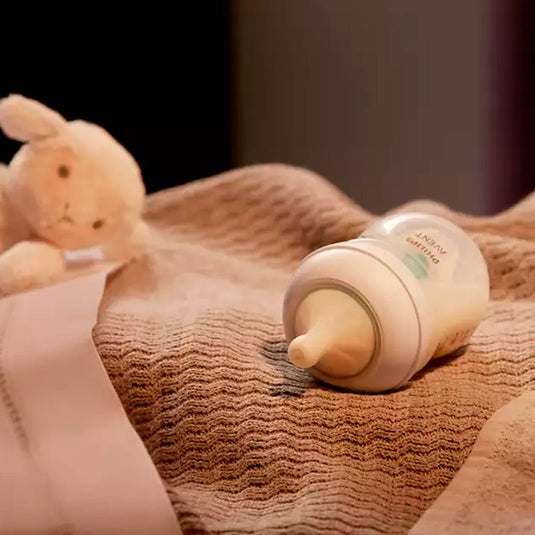 Tetero 4oz AirFree con válvula anticólicos, tetina suave y antigoteo - Philips Avent Natural Response