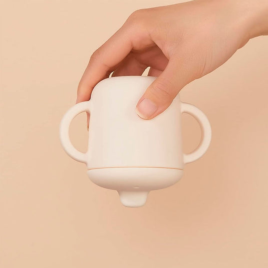 Vaso pitillo en silicona 100% libre de BPA, con asas laterales para facilitar su agarre, de 5oz, con sistema antiderrame, fácil de lavar