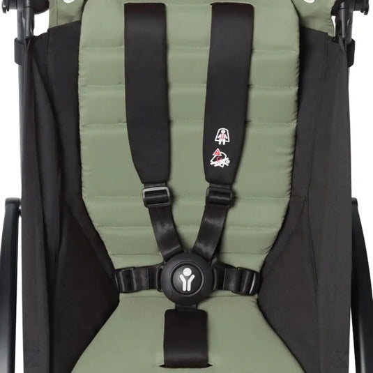 Coche de paseo Stokke YOYO3 desde los 6 meses, ultraligero y plegable en un instante, con capota anti-UV y arnés de 5 puntos, hasta los 4 años - Stokke