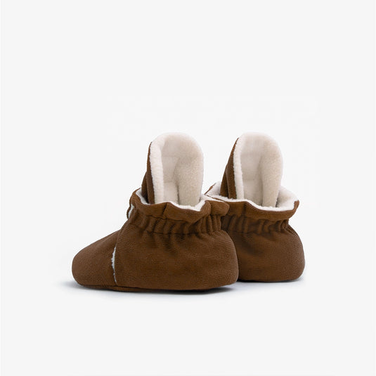 Zapatitos gamuza Cozy World - Edición Limitada, color Cinnamon - Kings & Rebels