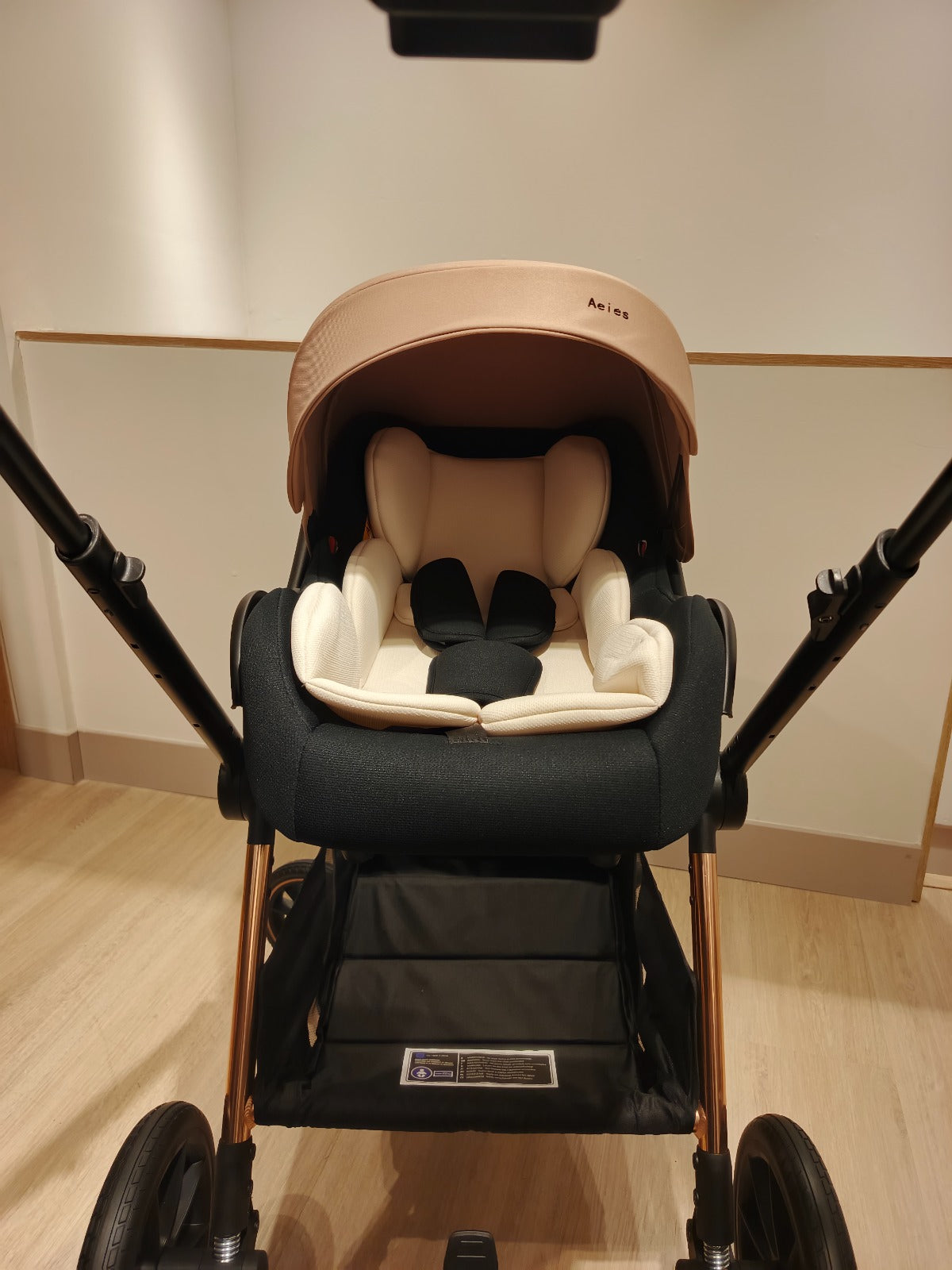 Coche moisés Z1 3en1 con portabebés y pañalera, con posiciones ajustables, de fácil plegado, pañalera a juego con el coche, hecho en material resistente con detalles de lujo - Kidilo