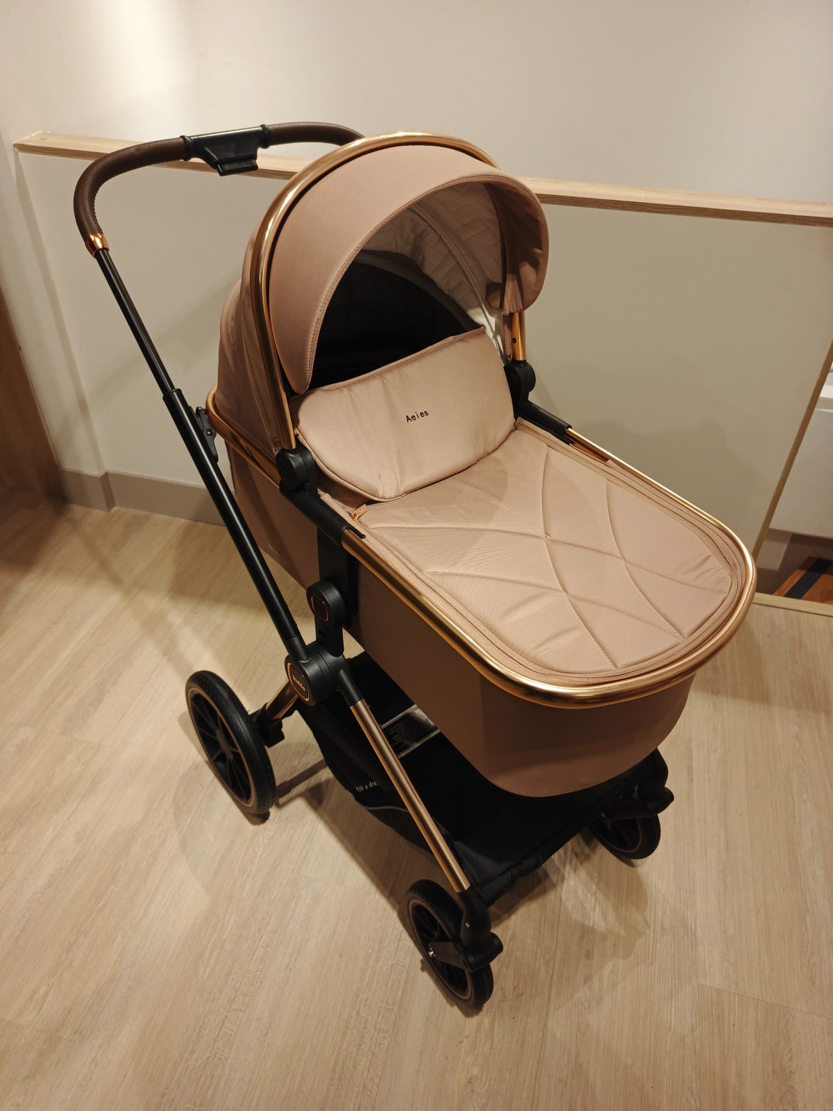 Coche moisés Z1 3en1 con portabebés y pañalera, con posiciones ajustables, de fácil plegado, pañalera a juego con el coche, hecho en material resistente con detalles de lujo - Kidilo