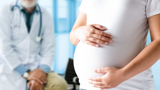 postparto_bebes_embarazo_coccoylolo_madre