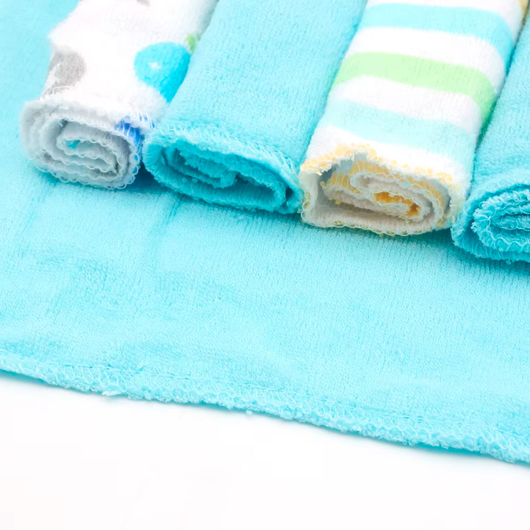 Paquete de babitas x4 unidades 100% en algodón, toallitas hechas en material suave y absorbente, hipoalergénicas, colores y diseños llamativos - Luvable Friends