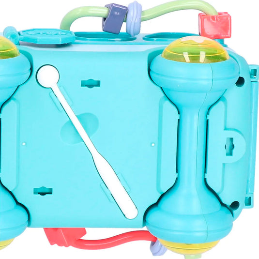 Bus xilófono didáctico multiactividades, con piezas para encaje de diferentes formas y colores, con ruedas sonajeros, hecho en material resistente