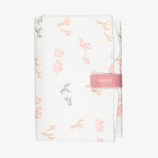 Cambiador portátil plegable y compacto para bebé, imprescindible para atender a tu peque fuera de casa, moderno exterior de polipiel, con adorable diseño estampado - Mayoral