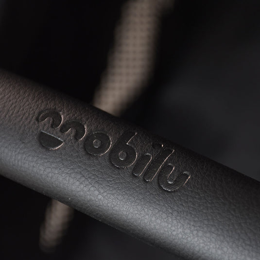 Coche 2 en 1 moisés y paseador con sistema plegable, con espaldar ajustable, estructura desmontable y sistema de plegado compacto, hecho en material resistente de alta calidad - Mobilu