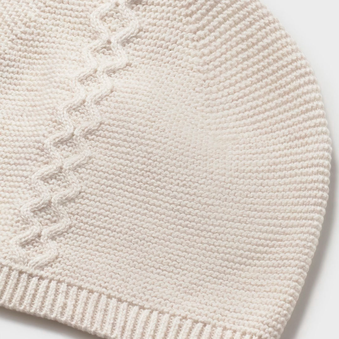 Conjunto tejido con gorro para recién nacido, buzo de manga larga, cierre con botones en la espalda para facilitar la puesta de la prenda, pantalón con pies, cinturilla elástica, suave gorro - Mayoral