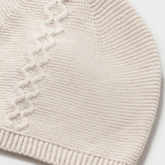 Conjunto tejido con gorro para recién nacido, buzo de manga larga, cierre con botones en la espalda para facilitar la puesta de la prenda, pantalón con pies, cinturilla elástica, suave gorro - Mayoral