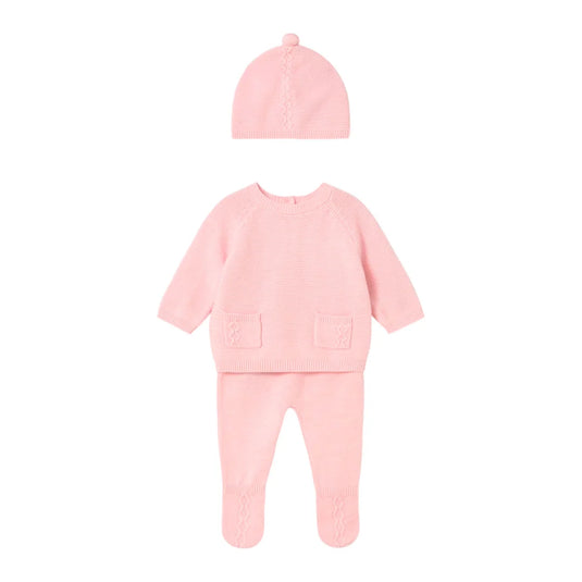 Conjunto tejido rosa con gorrito para recién nacida, buzo de manga larga, cierre con botones en la espalda para facilitar la puesta, bolsillos funcionales en la parte delantera, pantalón con pies tipo polaina, cinturilla elástica - Mayoral