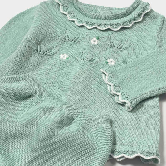 Conjunto tejido verde eucalipto para bebé recién nacida, buzo tejido con detalles bordados, pantalón con pies cerrados - Mayoral
